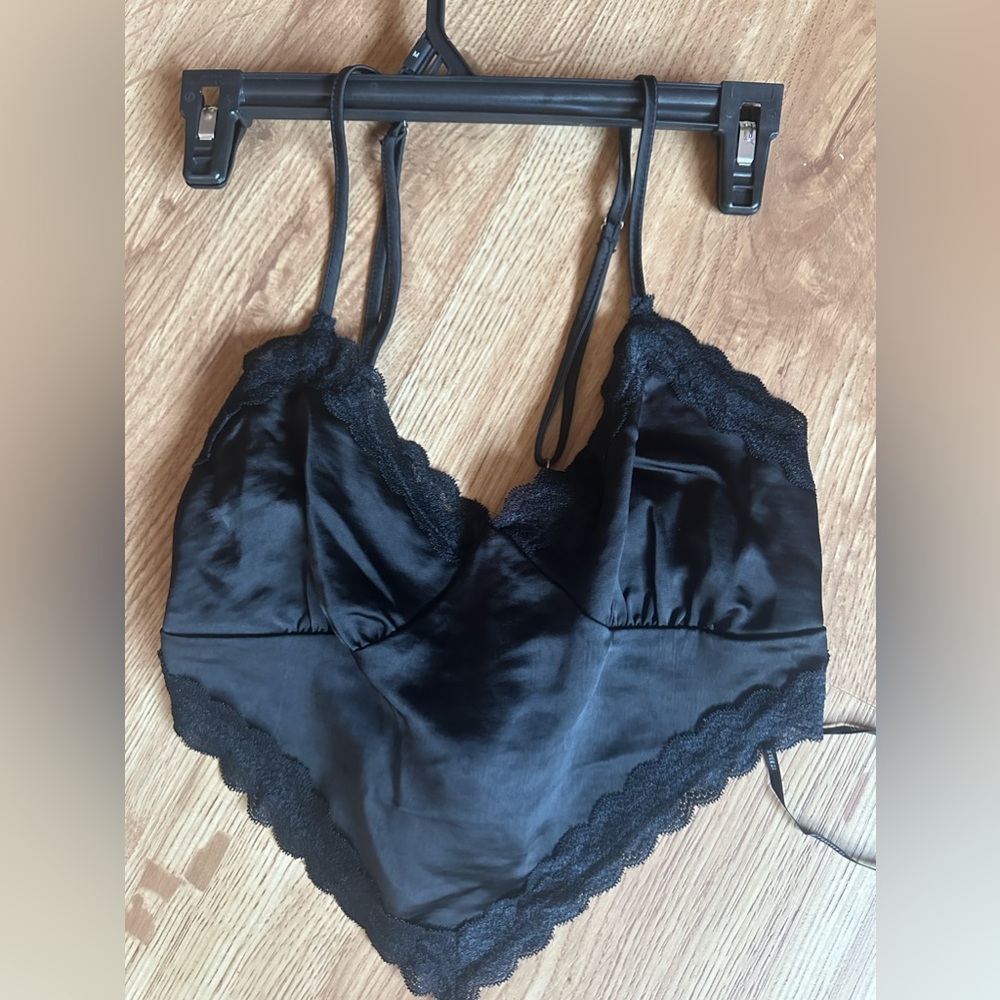 Handkerchief Black Top